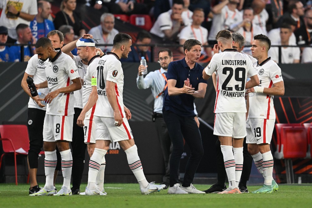 Оливер Гласнер и игроки Айнтрахта