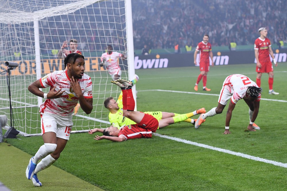 Нкунку сравнивает счет