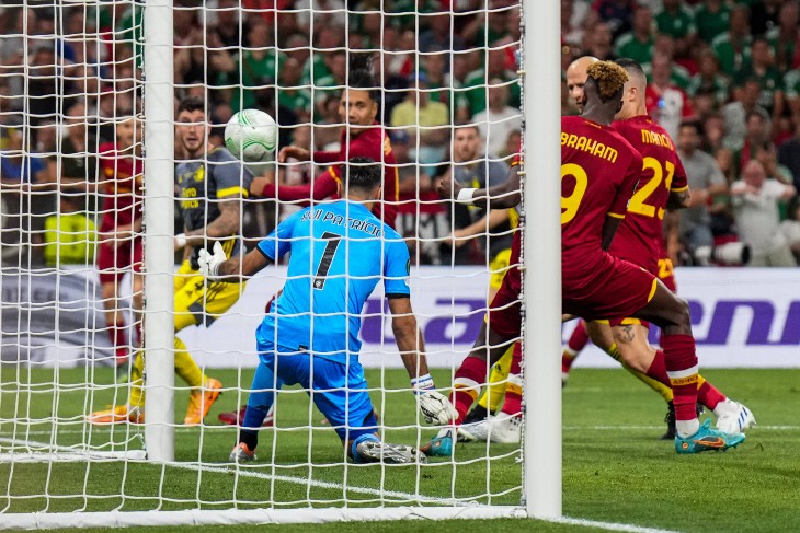 Удар в штангу