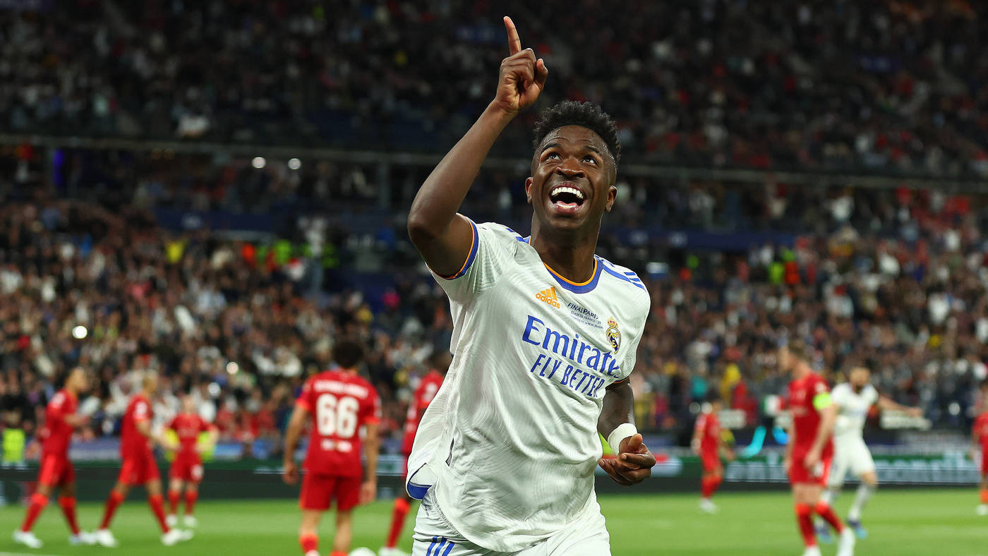 Винисиус Жуниор празднует гол в ворота «Ливерпуля» 