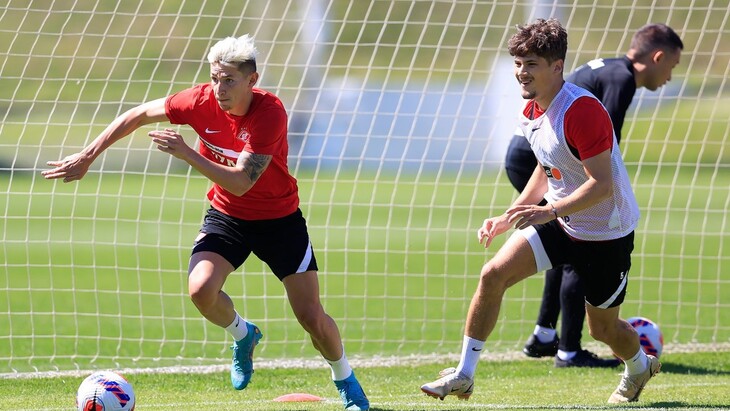 Антон Зиньковский (слева)