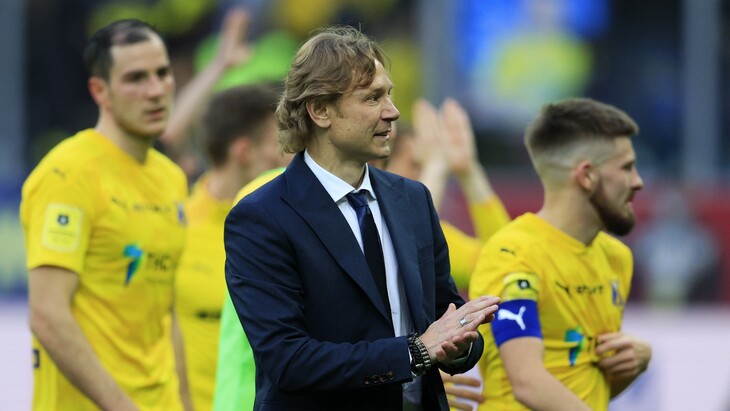 Валерий Карпин