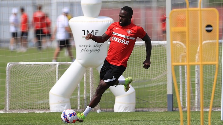 Виктор Мозес