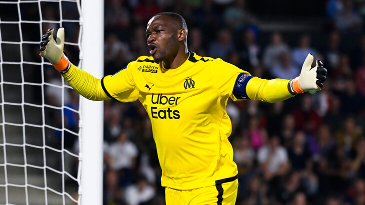 Стив Манданда