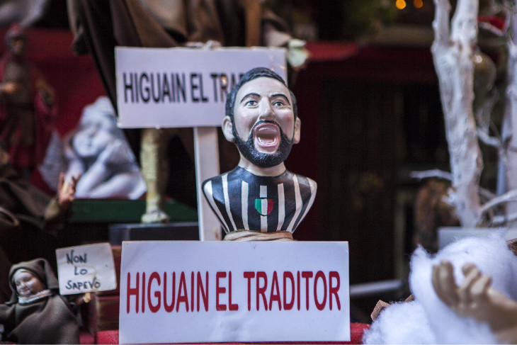 Игуаина не забыли в Неаполе