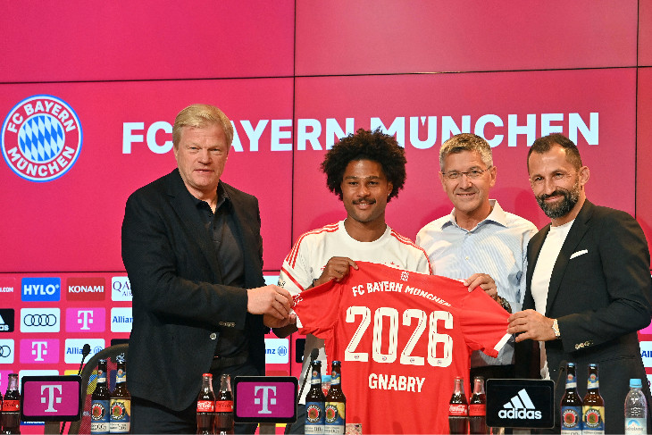 Оливер Кан (слева)