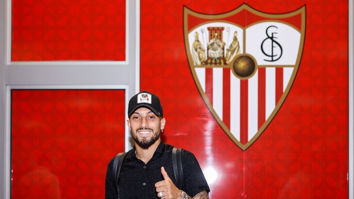 Алекс Теллес