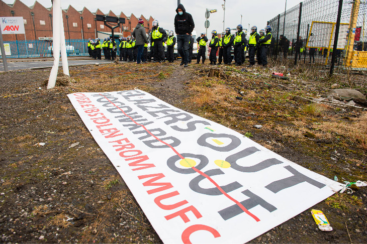 Фанаты «МЮ» против Глейзеров