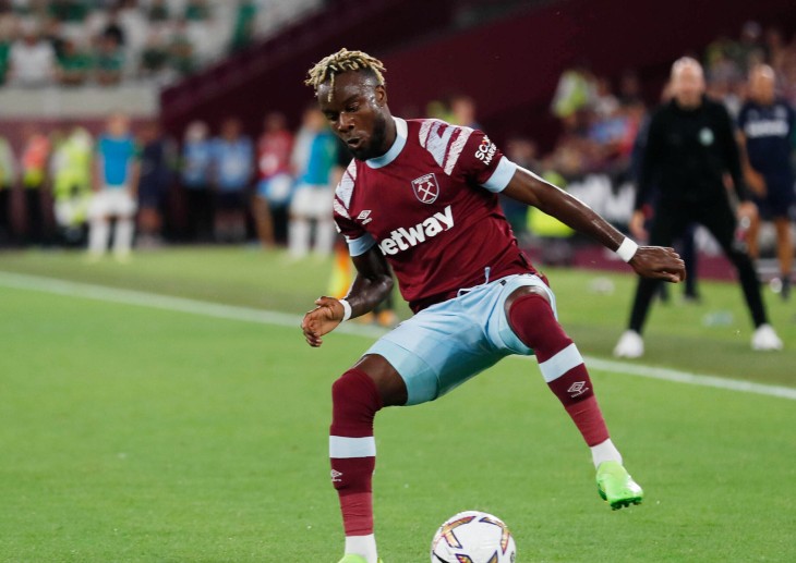 Максвел Корне