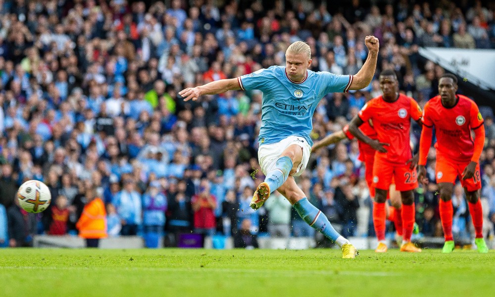 Холланд реализует пенальти