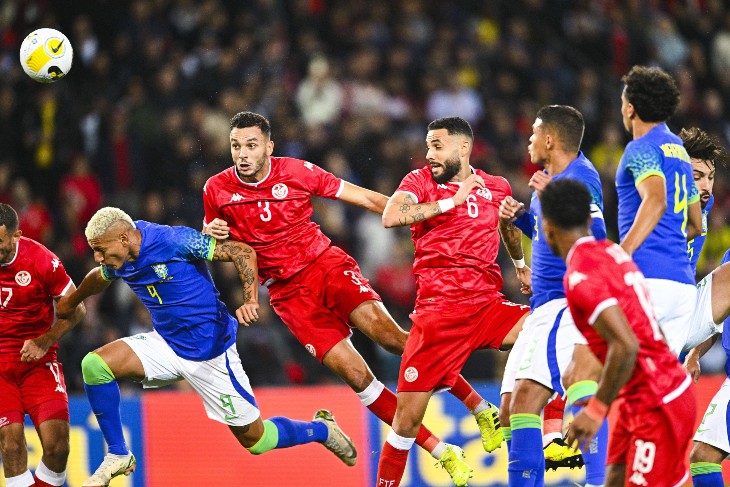 Фрагмент товарищеского матча Бразилии и Туниса