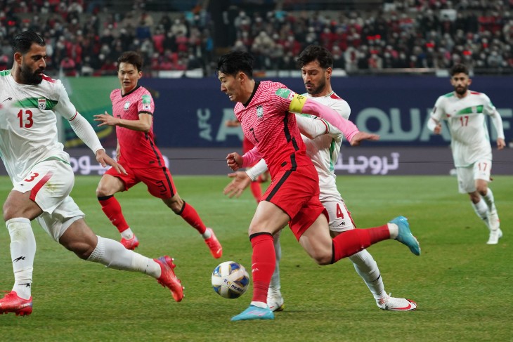 Фрагмент матча квалификации к чемпионату мира в Катаре между сборными Южной Кореи и Ирана