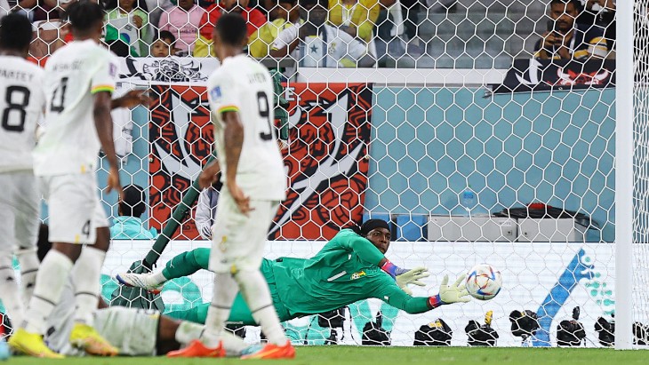 Лоуренс Ати Зиги делает сэйв