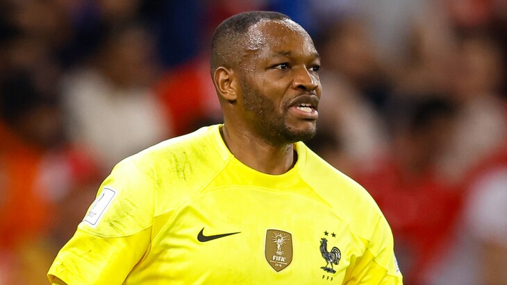 Стив Манданда