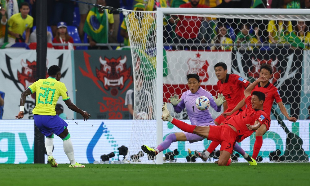 Винисиус открывает счет