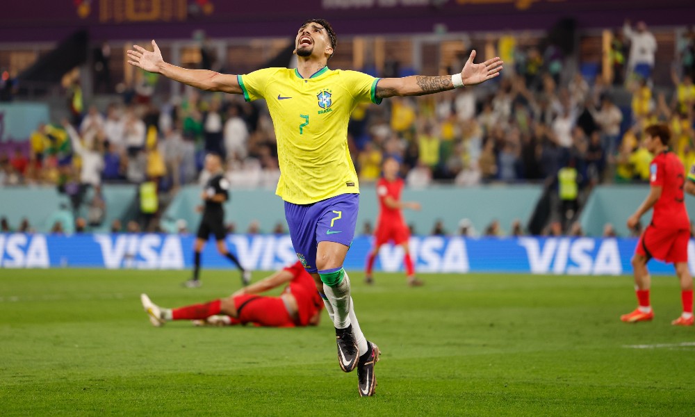 Лукас Пакета — автор четвертого мяча сборной Бразилии