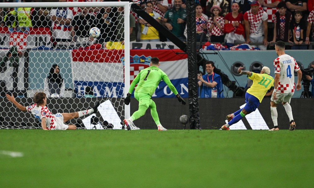 Неймар выводит сборную Бразилии вперед