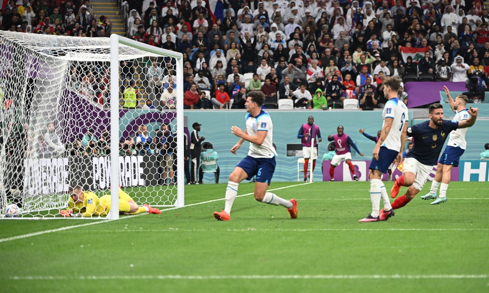 Жиру забивает победный гол