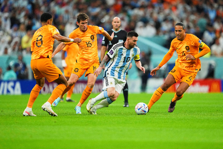 Месси против голландцев