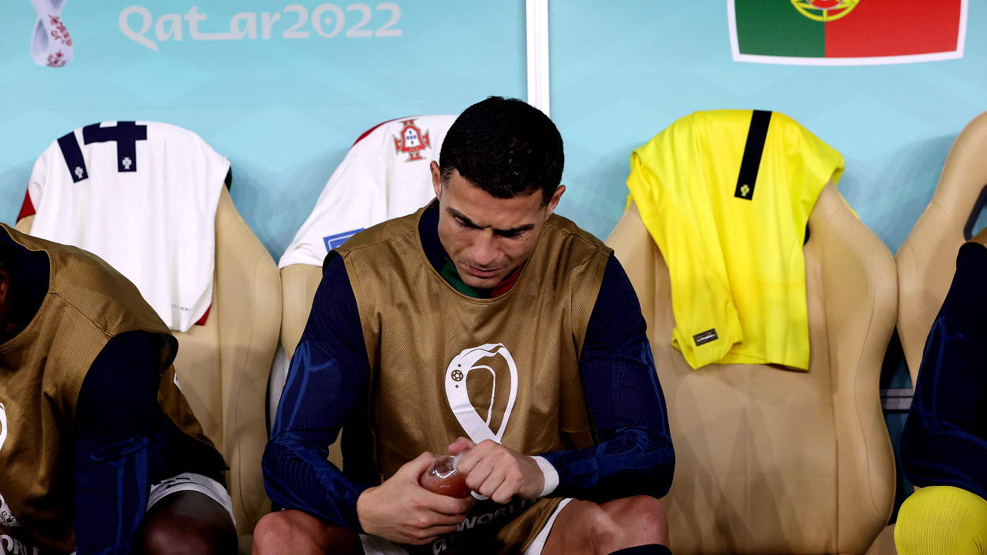 Криштиану Роналду на скамейке запасных сборной Португалии 