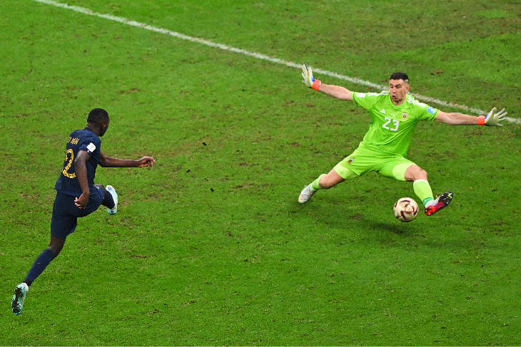 Эмилиано Мартинес