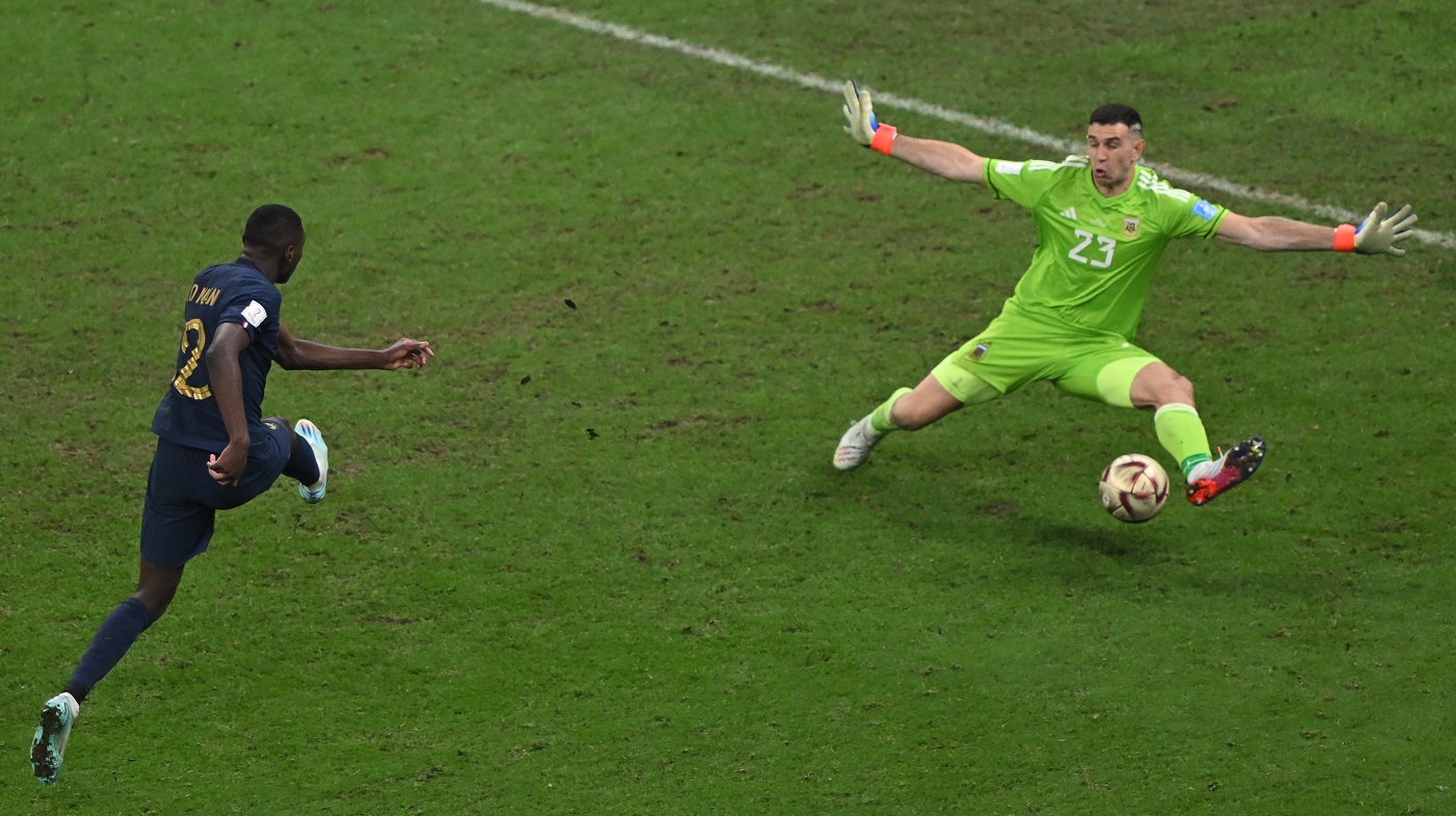 Сэйв Мартинеса после удара Муани спас Аргентину от шокирующего поражения