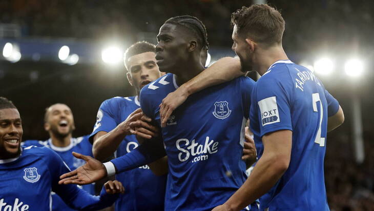 Владелец «Эвертона» выставил клуб на продажу