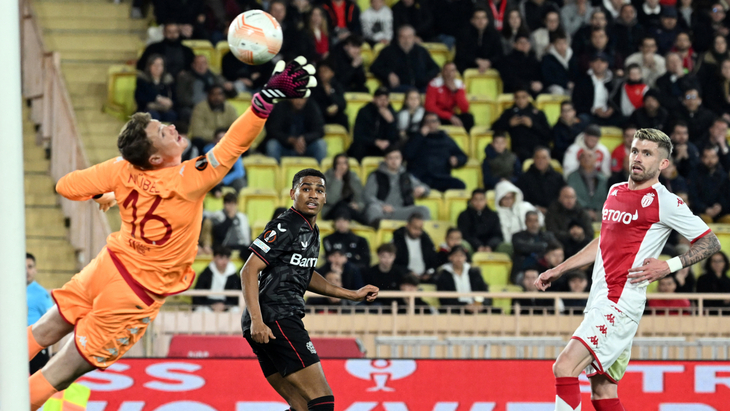 «Монако» — «Байер»