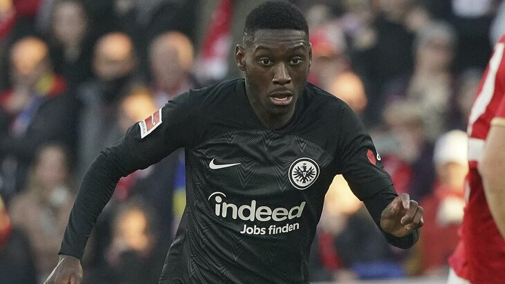 Коло-Муани забил очередной мяч