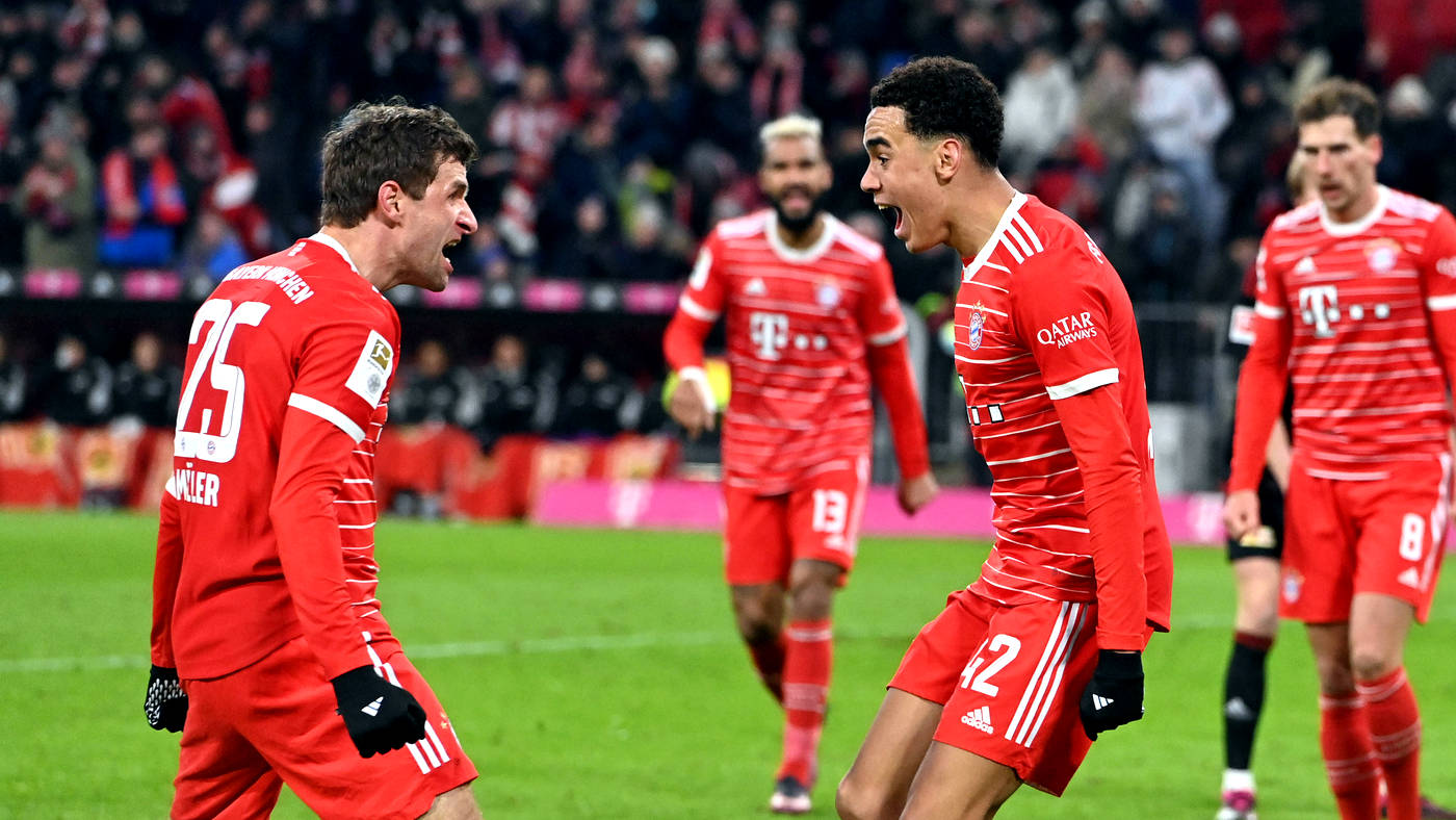 С Томасом Мюллером после очередного гола