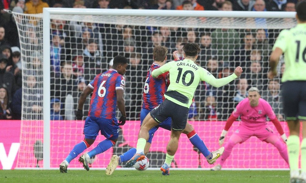 Джек Грилиш не попадает в створ