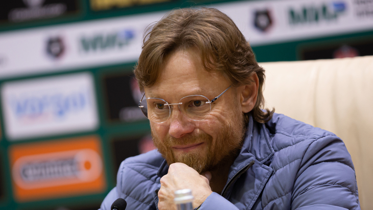 Валерий Карпин