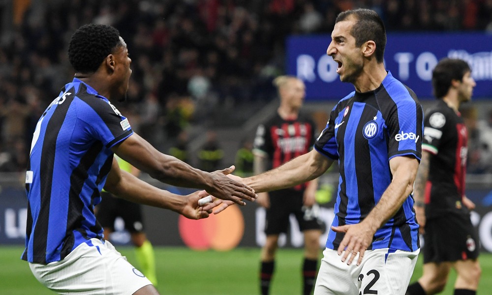 Мхитарян забивает второй гол в ворота Меньяна