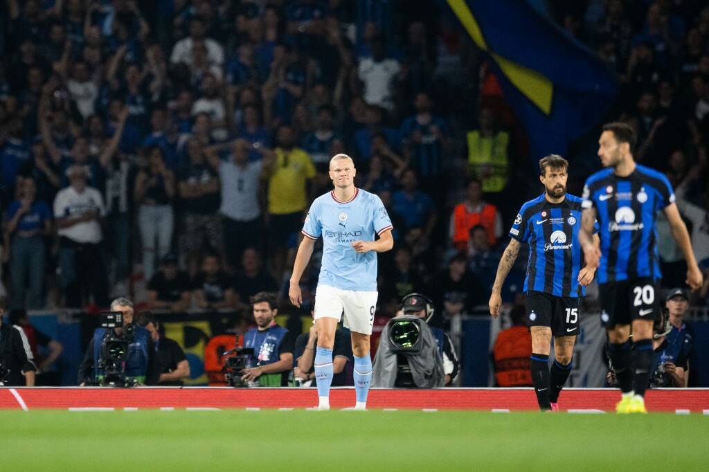 Фрагмент матча Манчестер Сити — Интер