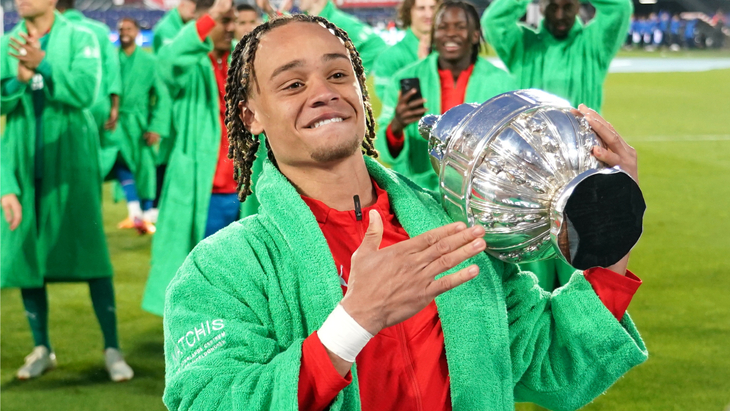 Хави Симонс