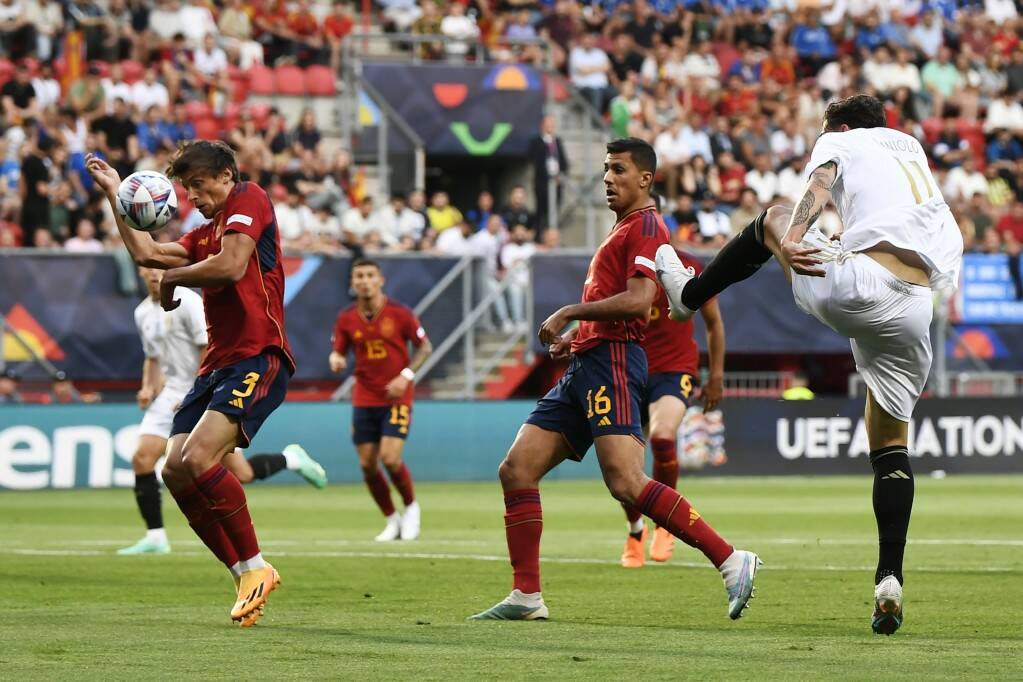 Фрагмент матча Испания — Италия