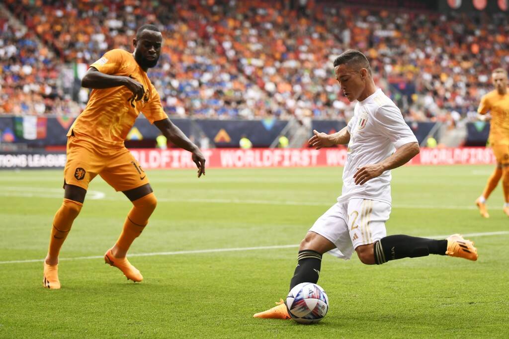 Фрагмент матча Нидерланды — Италия