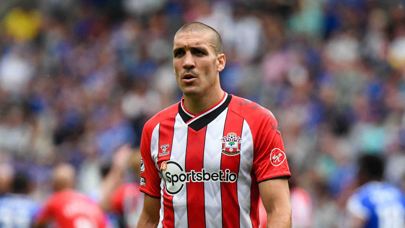 До возвращения в Испанию Ориоль Ромеу играл в АПЛ за «Саутгемптон»