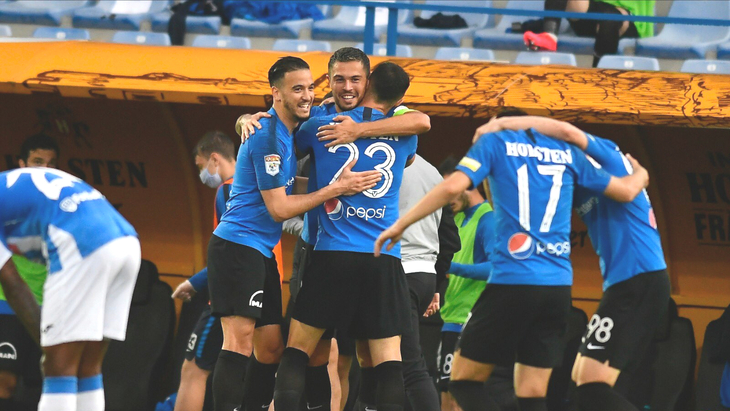 Футболисты «Фарула»