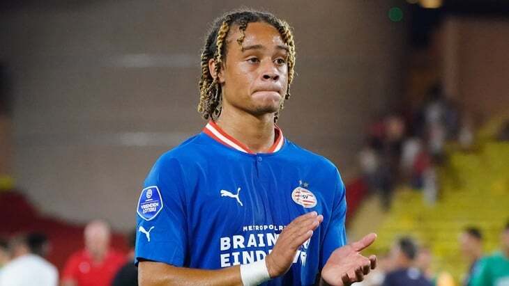 Хави Симонс