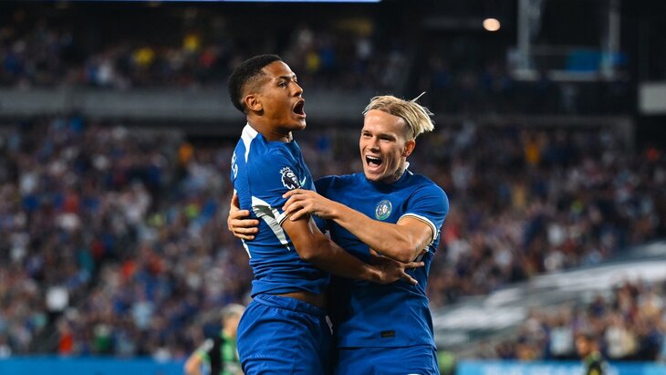 Михаил Мудрик забил один из четырех мячей «Челси» в матче с «Брайтоном»