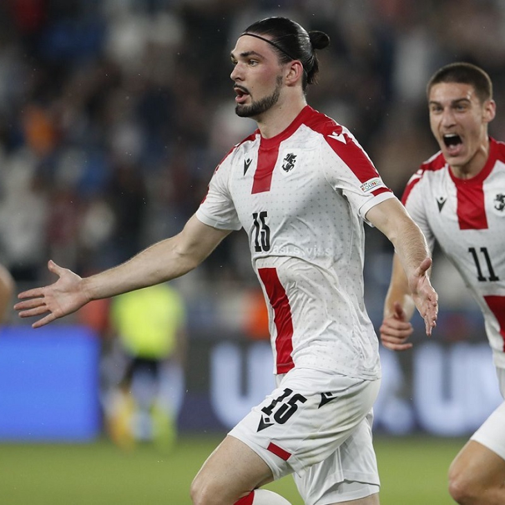 Саба Сазонов в футболке сборной Грузии