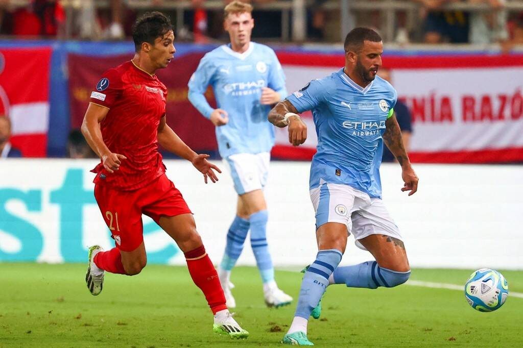 Фрагмент матча Манчестер Сити — Севилья