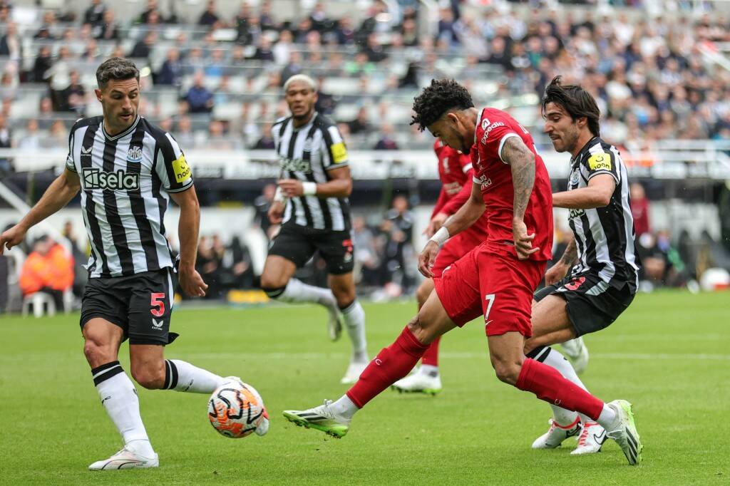 Фрагмент матча Ньюкасл — Ливерпуль