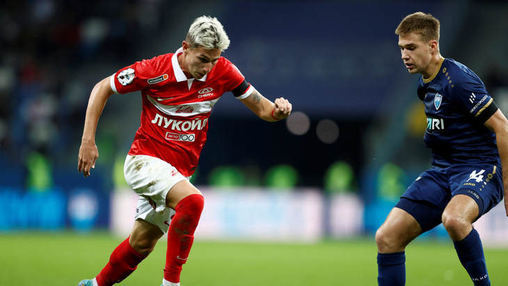 Ярослав Михайлов (справа)