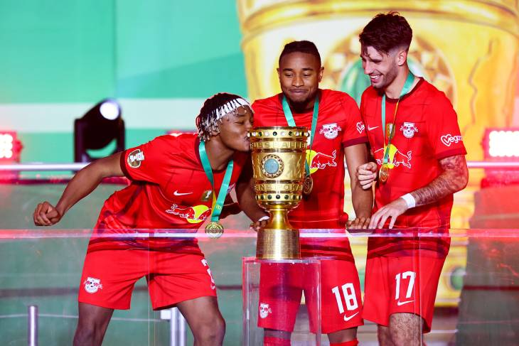 Симакан, Нкунку и Собослаи