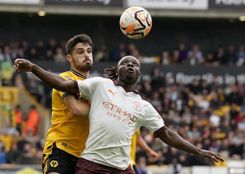 Фрагмент матча Вулверхэмптон — Манчестер Сити