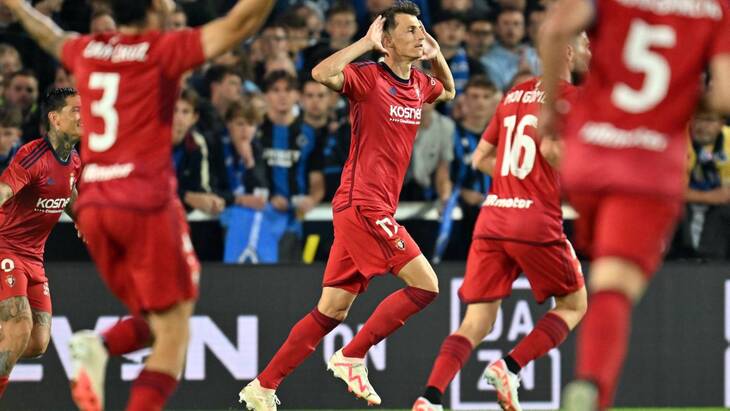 Форвард гостей Анте Будимир