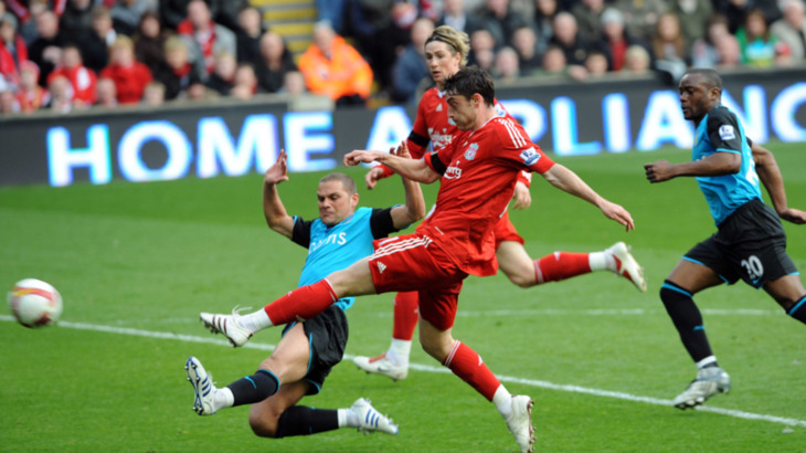 Альберт Риера в форме «Ливерпуля»