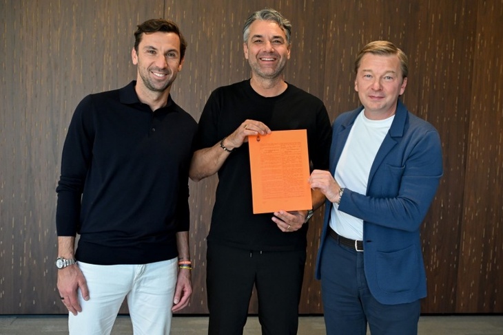 Марино Пушич (в центре)